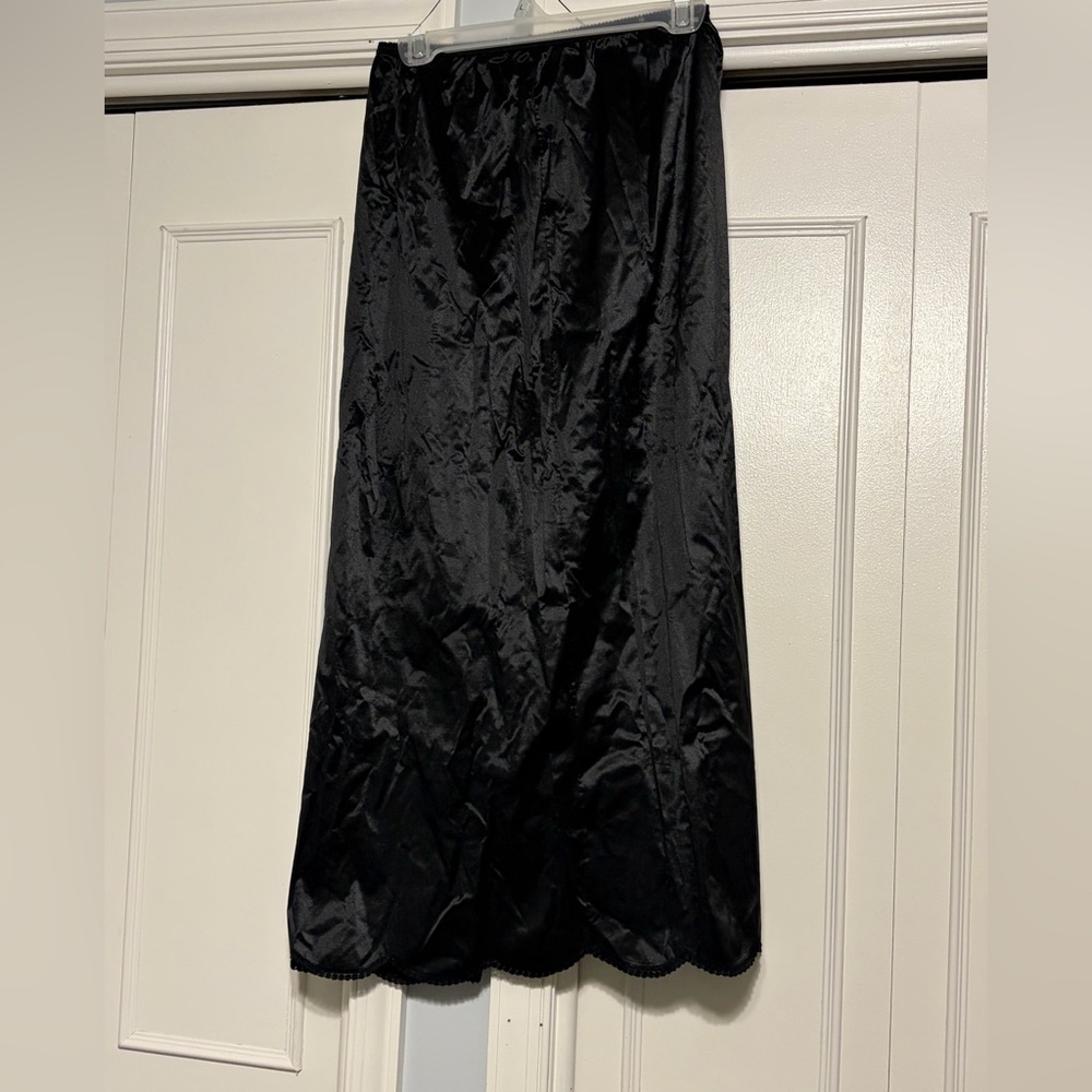 Komar Black Skirt Liner or Skirt
